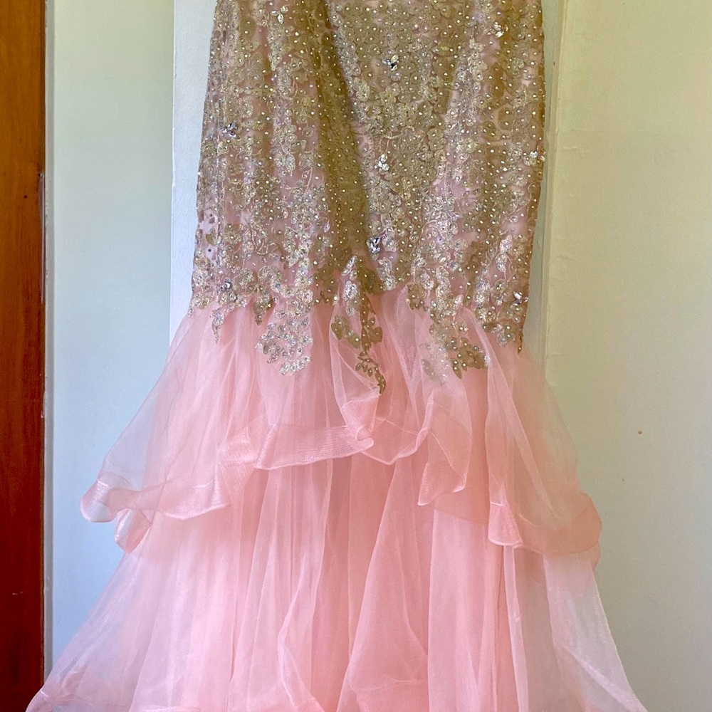 GORGEOUS PROM DRESS